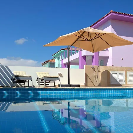 Orange Near Beach With Swimming Pool 빌라