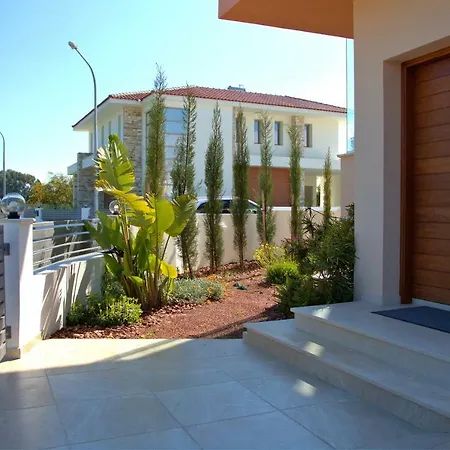 Orange Near Beach With Swimming Pool * 필라